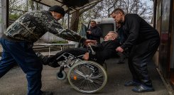 Adultos mayores en Ucrania