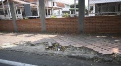 Andenes rotos en las calles de Cúcuta limitan a peatones