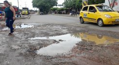 La avenida Panamericana lleva más de ocho años en el abandono./Foto Pablo Castillo/La Opinión