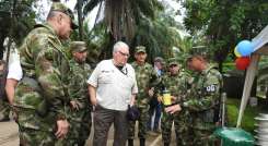 El filántropo Howard Graham Buffett llegó al Cantón Militar de Tibú 