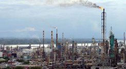 Suspender la exploración petrolera elevaría el dólar 