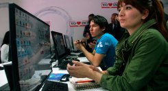 El informe sobre el Índice de Pobreza Multidimensional reveló que el costo del servicio de internet dificulta su acceso. / Foto: Colprensa