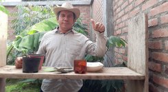Profesor cucuteño enseña a cultivar la comida en casa./Foto: cortesía
