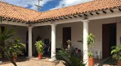 El Centro de Convivencia Ciudadana fue construido a finales del siglo XIX por el médico homeópata José Jacinto Manrique.