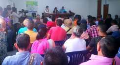 campesinos en reunión