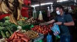 Cúcuta tuvo una variación mensual en los alimentos de 0,48% y de 3,12% en calzado y prendas de vestir. / Foto Archivo La Opinión