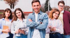 ‘Voces por la inclusión’ quiere impulsar la aceleración de los cambios que Latinoamérica necesita, a partir de una premisa principal: escuchar a los jóvenes de la región. / Foto: Freepik