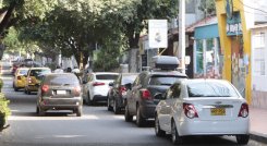 Carros en Quinta Oriental