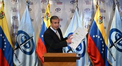 Orden de arresto contra exministro de Petróleo