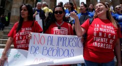 Un grupo de tenderos protestó el jueves contra la reforma tributaria. / Foto: Colprensa