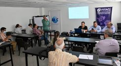 Sandra Guzmán, de Fitac; Víctor Méndez, de la Cámara Colombo-Venezolana y Carlos Luna, del Comité Intergremial, escucharon a gremios del Táchira. / Foto Jorge Gutiérrez La Opinión