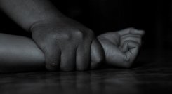 ¡Horror! Madrastra habría matado a golpes a un niño de 12 años./Foto: internet