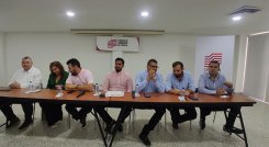 Rubén Bitar, Carmen Elisa Ortiz, Amilcar Mirep, Sergio Castillo, Víctor Méndez, Francisco Unda y José Luis Mora. / Foto La Opinión