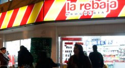 Drogas La Rebaja será una red nacional pública de droguerías y laboratorios de fabricación de medicamentos a bajo costo, que estará bajo el servicio del Ministerio de Salud.
