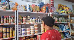 Los precios son fijados en dólares en la mayoría de los supermercados. Fotos Anggy Polanco