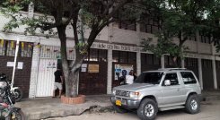 Pupitres que han sido adecuados con fondos recolectados por la institución educativa. / Foto: Cortesía / La Opinión 