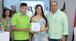 El director de Corponor, Gregorio Angarita Lamk entregó 39 avales a negocios verdes./Foto cortesía