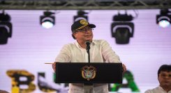 Diálogos del Gobierno con grupos armados ilegales