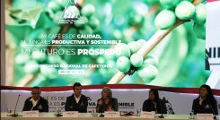Roberto Vélez anunció su renuncia en el Congreso del sector. / Foto Cortesía