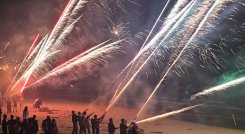 El mundo festeja la entrada a 2023 tras un año turbulento