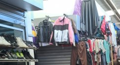 Usar ropa de segunda, la moda que se está imponiendo en Cúcuta 