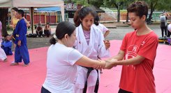 Defensa personal en mujeres