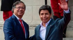 Gustavo Petro en su visita a Perú