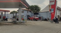 Desde enero, la gasolina ha aumentado $400 por mes. Foto La Opinión
