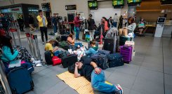 Los pasajeros de Viva Air, tanto de Cúcuta como del resto del país, están siendo embarcados en otras aerolíneas. Foto Archivo La Opinión