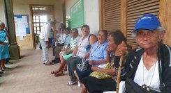 Para los adultos mayores de 65 años, sin pensión y de pocos recursos, el Gobierno propone un subsidio mensual de $223.000. / Foto Archivo