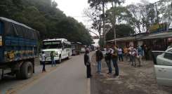 Cierre total en la vía Cúcuta - Pamplona por paro de docentes