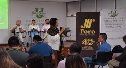 La Unisimón desarrolló el foro ‘La Política Antinarcóticos del Gobierno de Colombia y las relaciones con Estados Unidos’ a través de sus programas académicos de Trabajo Social y la Especialización en Procesos de Intervención Social. Foto Unisimón/La Opinión.
