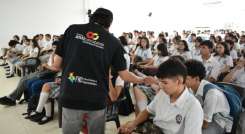 Socialización problemática del contrabando en colegios.