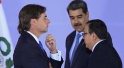 En cumbre en Brasilia, Lacalle Pou critica defensa de Lula sobre Venezuela