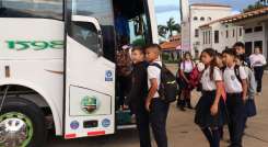 Cerca de 2 mil estudiantes se beneficiarán. Ayer, en la jornada de la mañana, se transportaron 950 menores y en la jornada de la tarde, 730.  / Foto Cortesía 