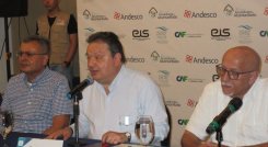 Directivos de Andesco, EIS Cúcuta y Aguas Kpital, unidos en Seminario de acueeducto y alcantarillado./Foto Orlando Carvajal/La Opinión