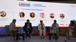 Empresarios de la economía nocturna y del turismo durante el panel El turismo como motor de desarrollo. Fotos Leonardo Oliveros/La Opinión
