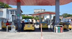 El gasto diario de gasolina, en promedio, es de $60.000, señalan los taxistas./ Foto Leonardo Favio Oliveros/La Opinión