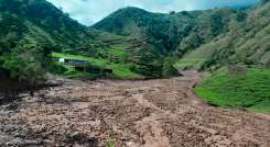 Listas las mangueras para drenar la laguna en Villa Caro
