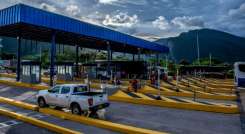 Actualmente, el peaje cuenta con ocho carriles y siete hileras de recaudo. /Foto: Archivo / La Opinión 