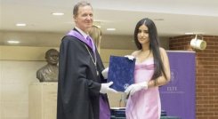 Se graduó con honores de una de las mejores universidades de Europa. Actualmente trabaja para la ONU./ Fotos: Cortesía / La Opinión 