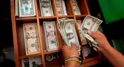 Desde 21 de junio del año pasado el dólar no estaba por debajo de $4.000. / Foto: Archivo
