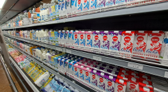 Leche colombiana desplaza a la venezolana en comercios del Táchira. / Foto: Anggy Polanco-La Opinión