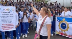 Padres de familia y estudiantes de La Presentación protestaron por su sede/Foto cortesía/La Opinión