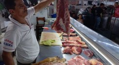 Para los expendedores la medida no aseguraría bajar el precio de la carne al consumidor/Foto Orlando Carvajal/La Opinión