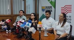 Javier Chávez, Michelle Picón, Sergio Castillo y Nancy García. Foto La Opinión