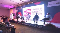Mauricio Gutiérrez, José Gómez, Ronald Olivares y Mayron Arévalo disertaron con Nicolás Llano sobre IA en la salud./Fotos Leonardo Favio Oliveros-La Opinión