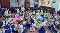 En el ejercicio, los niños aprovecharon la separata infantil de La Opinión. Foto / Cortesía. 