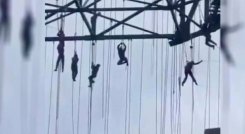 Obreros quedan colgando a más de 140 metros tras el colapso de un andamio en una construcción en Sao Paulo, Brasil.