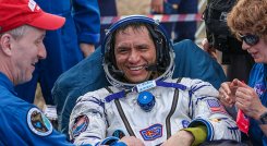 El desafío de caminar después de estar más de un año en el espacio